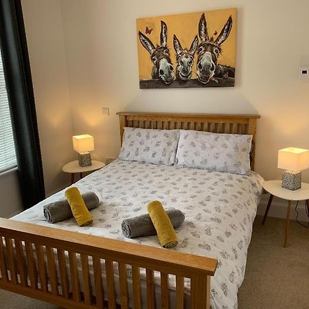 No 7 Quiet, Two Bedroom Ground Floor Flat In Tornagrain Great For Early Airport Departures Or Late Flights Dalcross المظهر الخارجي الصورة