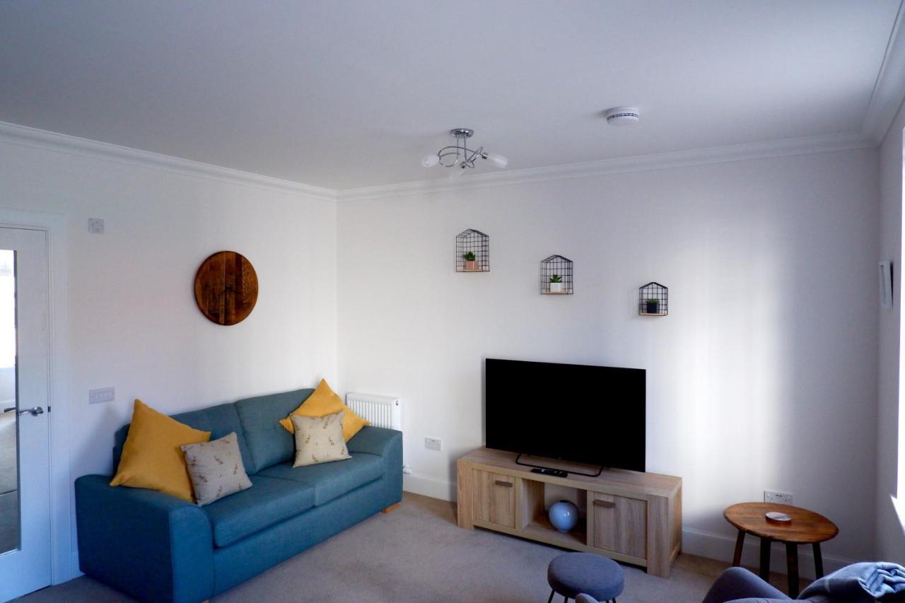 No 7 Quiet, Two Bedroom Ground Floor Flat In Tornagrain Great For Early Airport Departures Or Late Flights Dalcross المظهر الخارجي الصورة